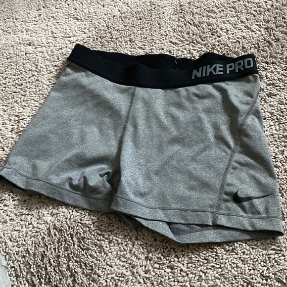 gray nike pros - Picture 1 of 3